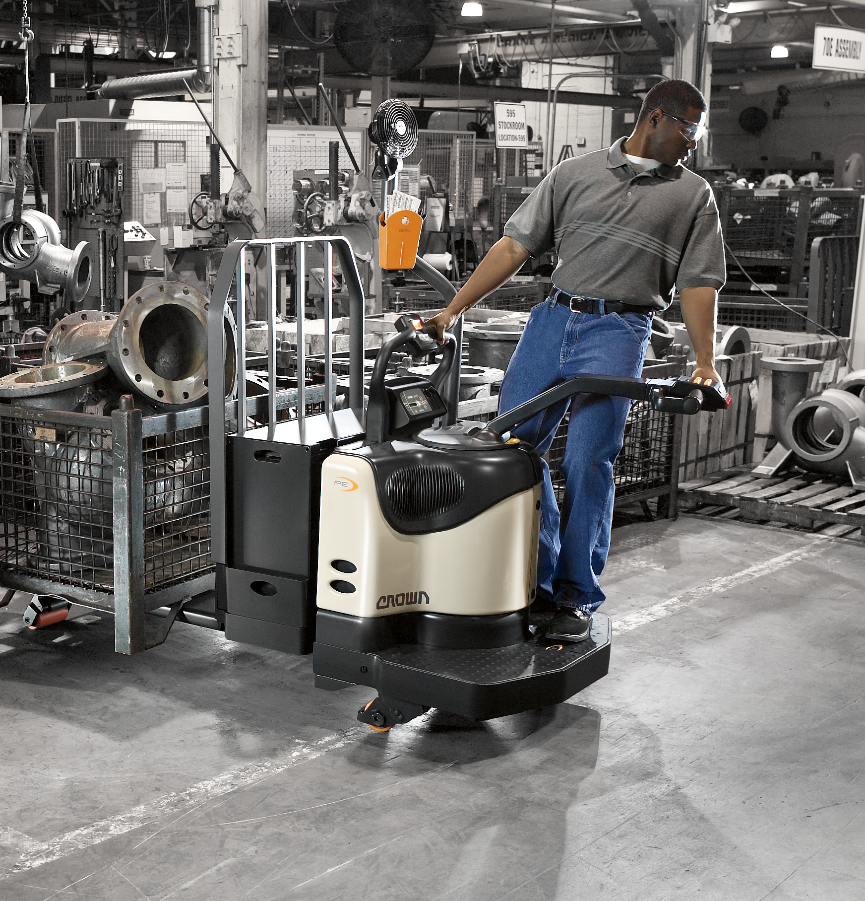 Crown PE Series Walkie Rider Pallet Trucks