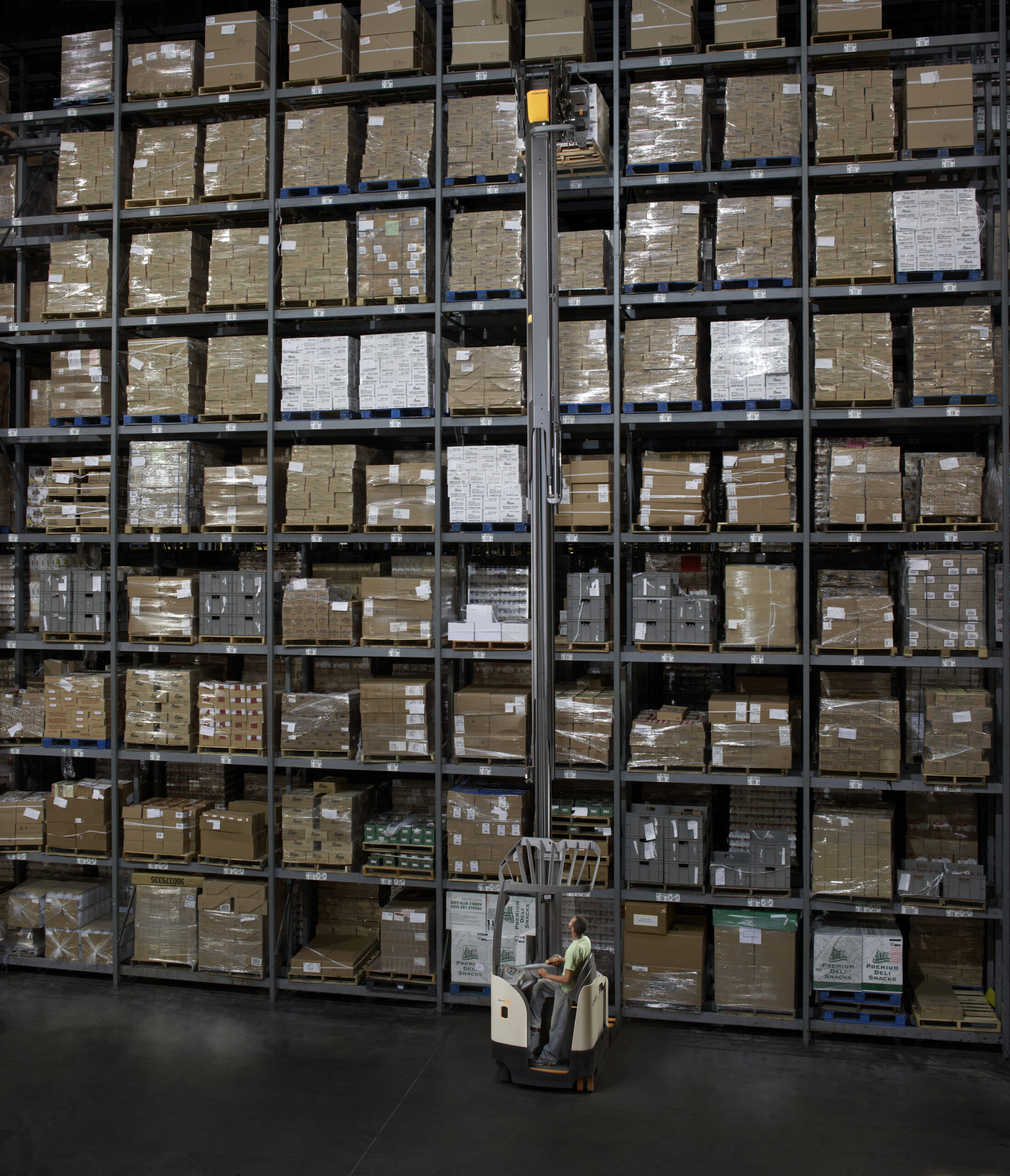 Crown RM/RMD Series Reach Forklift Trucks