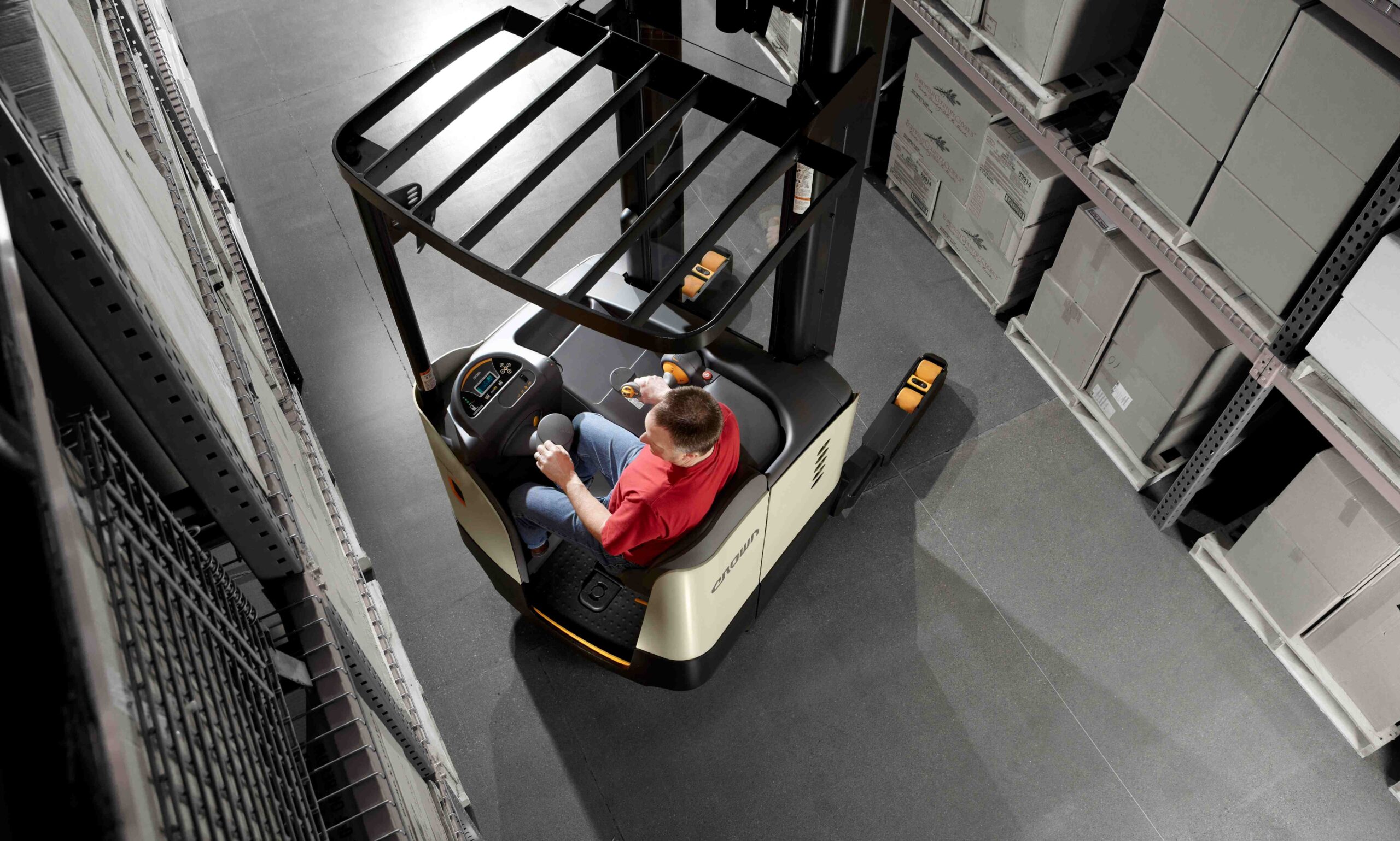 Crown RR/RD Series Reach Forklift Trucks