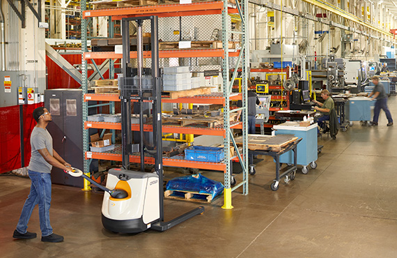 Crown ST/SX Series Walkie Straddle Stackers